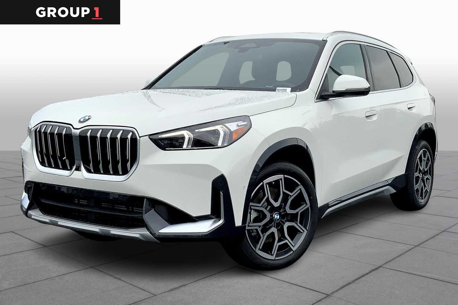 2025 BMW X1 28i's photo