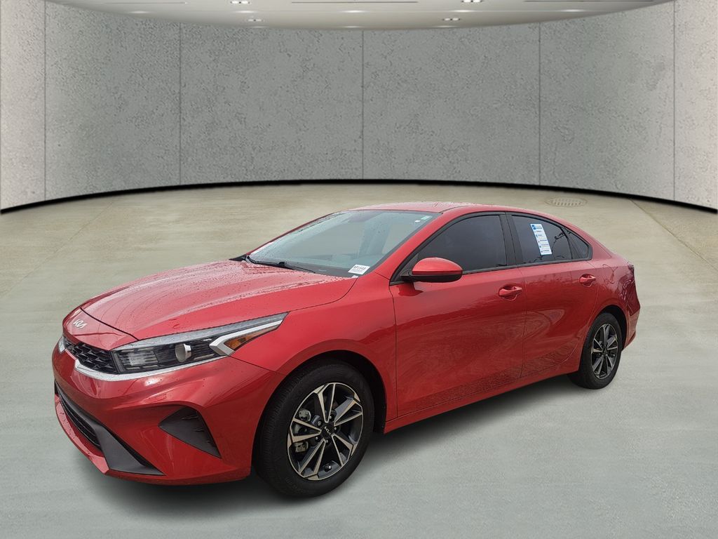 2024 Kia Forte LXS photo 2
