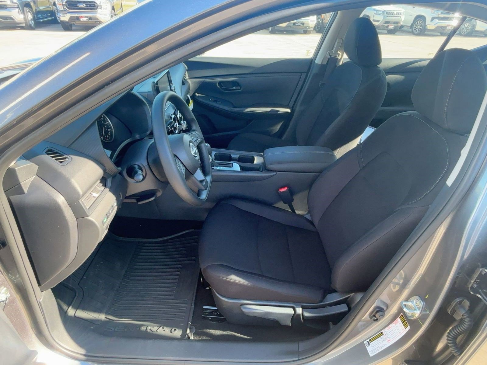 2025 Nissan Sentra S photo 5