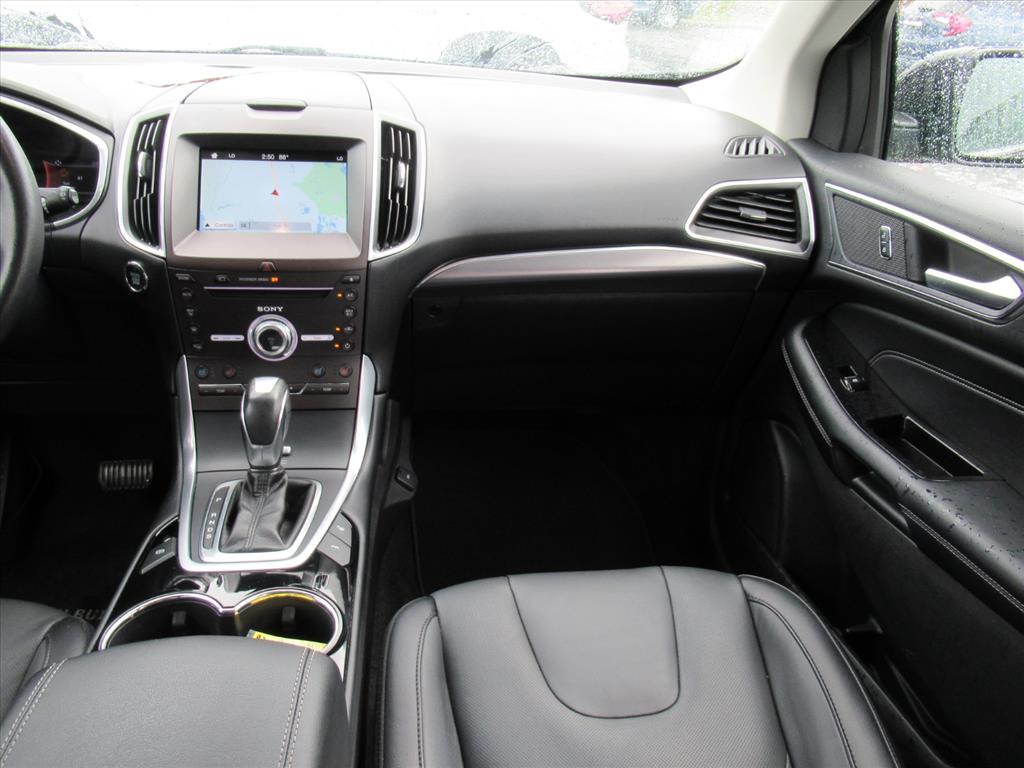 2017 Ford Edge Titanium photo 9