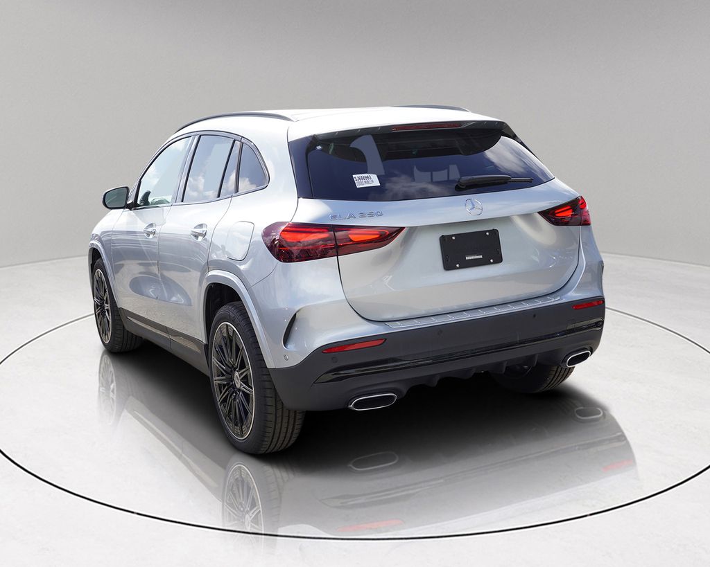 2025 Mercedes Benz GLA 250 photo 3