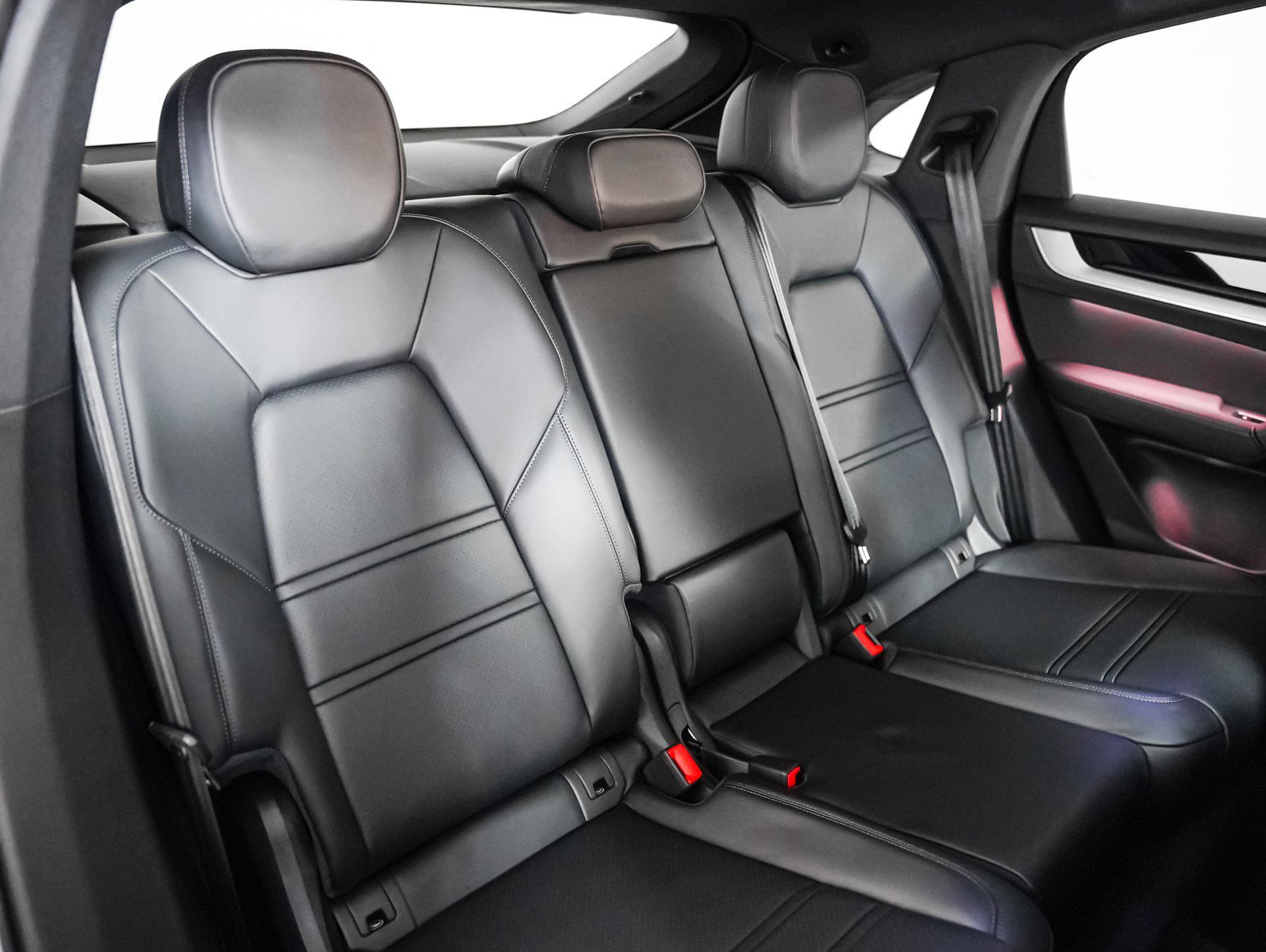 2025 Porsche Cayenne Coupe photo 6