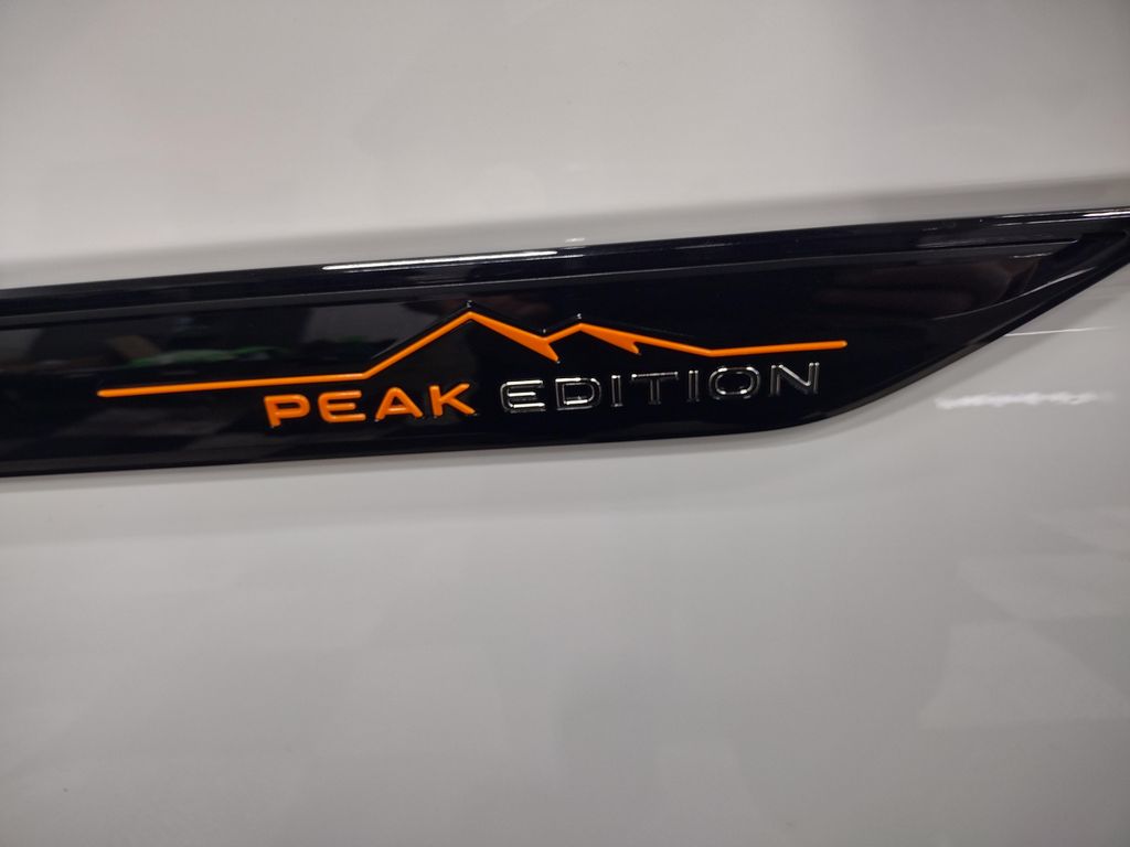 2025 Volkswagen Atlas Peak Edition SE photo 18