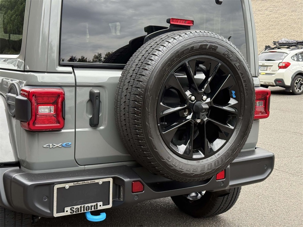 2023 Jeep Wrangler Sahara 4xe photo 10