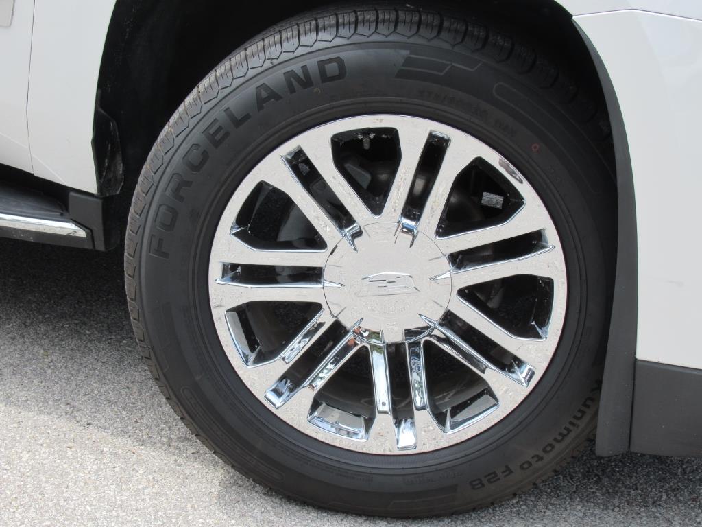 2018 Cadillac Escalade Base photo 6