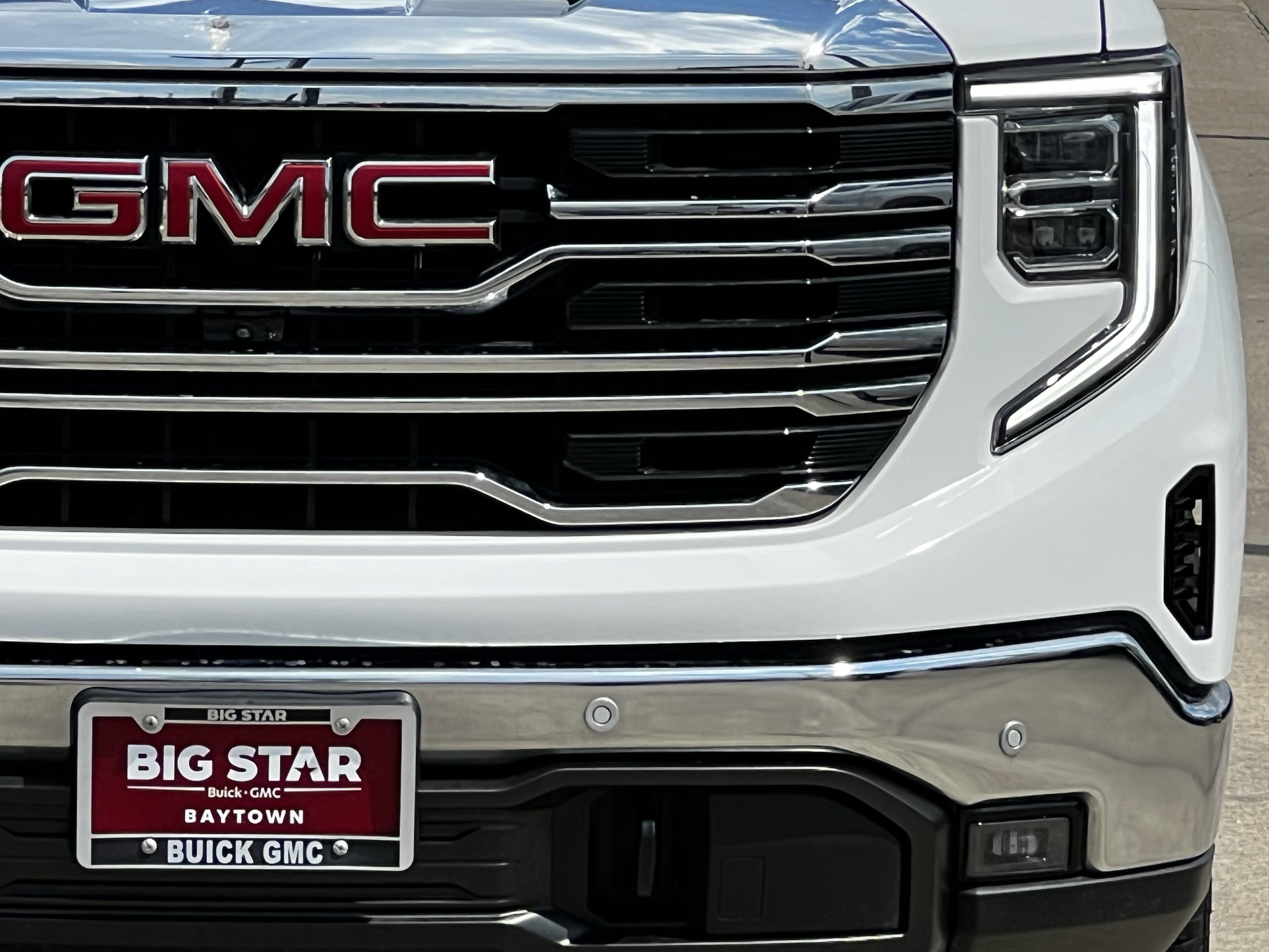 2024 Gmc Sierra 1500 SLT photo 4