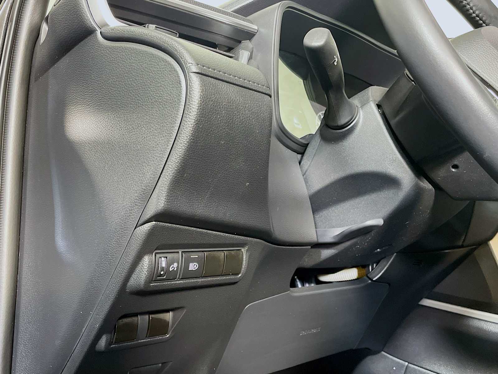 2023 Toyota Corolla Cross LE photo 8