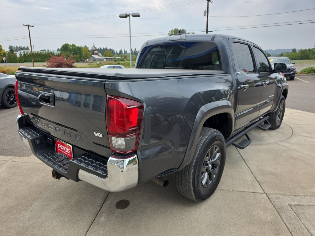 2022 Toyota Tacoma SR5 photo 8