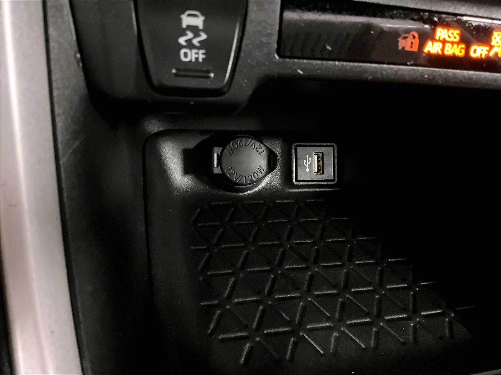 2023 Toyota RAV4 LE photo 26
