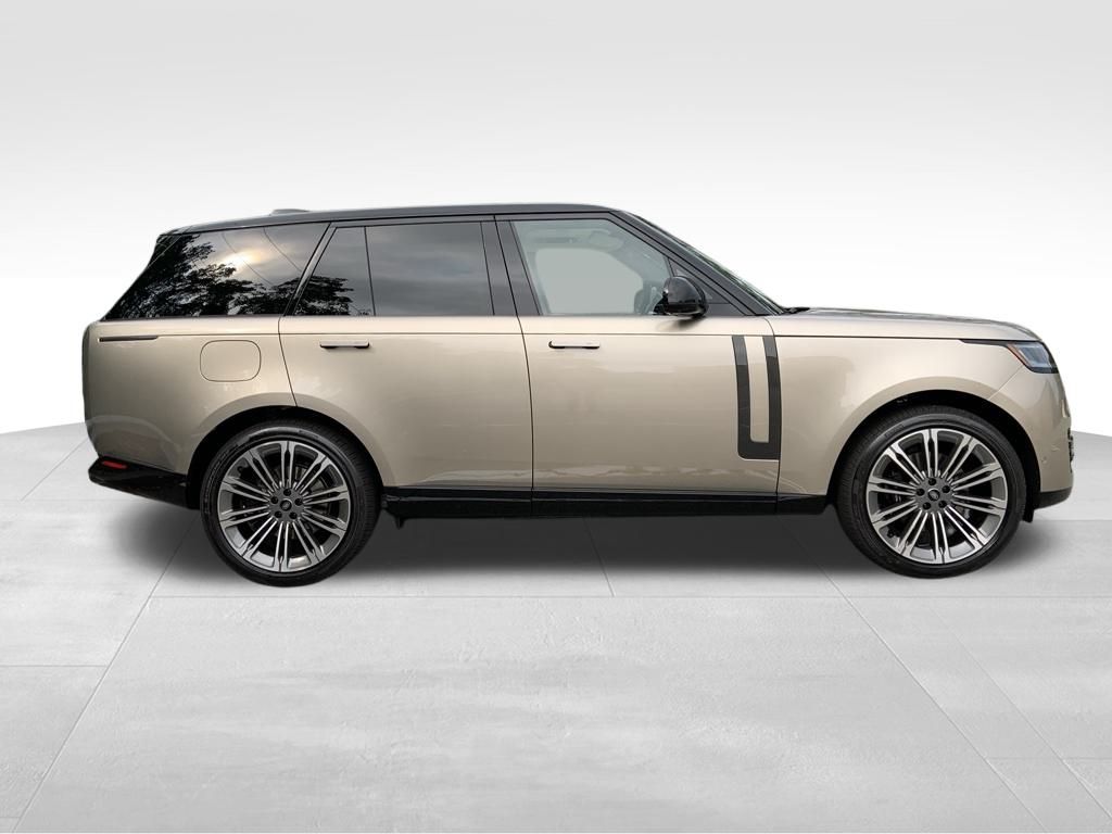 2025 Land Rover Range Rover SE photo 4