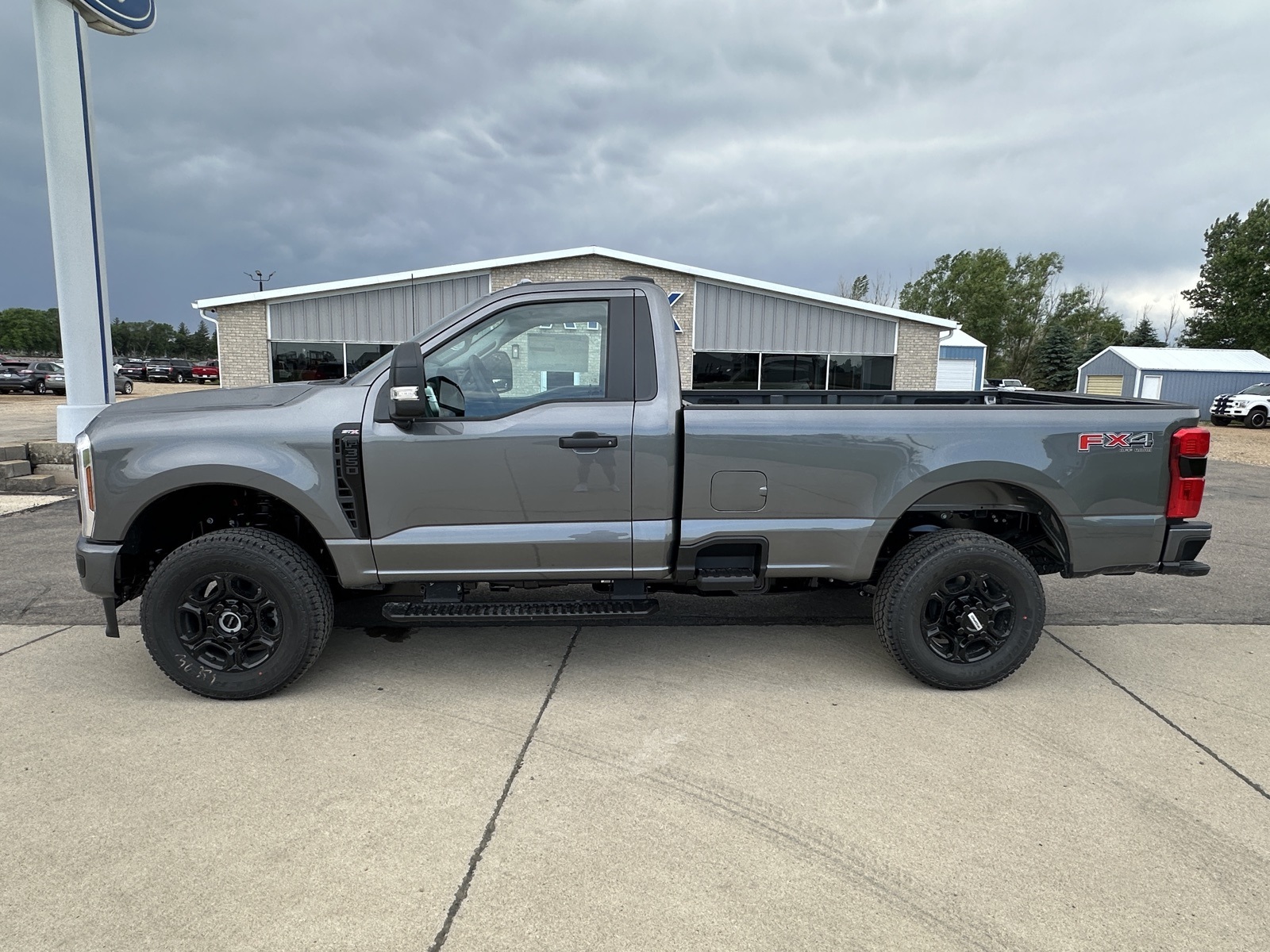 2025 Ford F-350 XL photo 3