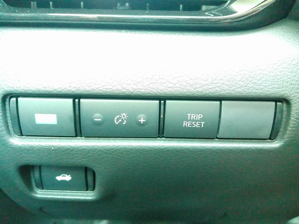 2025 Nissan Sentra SV photo 32