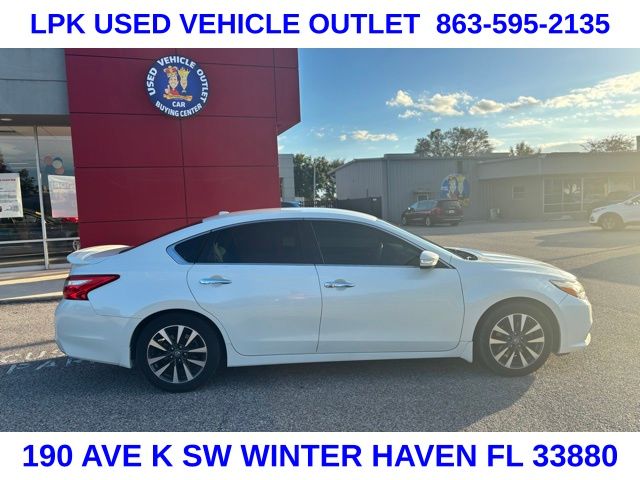 Used 2017 Nissan Altima SL with VIN 1N4AL3AP5HC161436 for sale in Winter Haven, FL