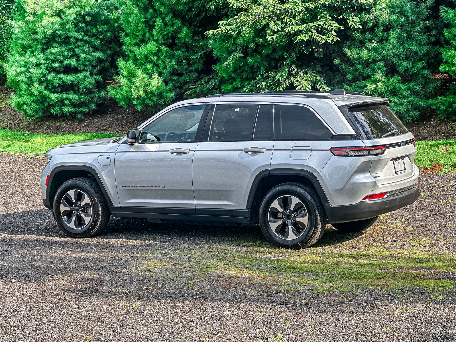 2023 Jeep Cherokee 4xe photo 3