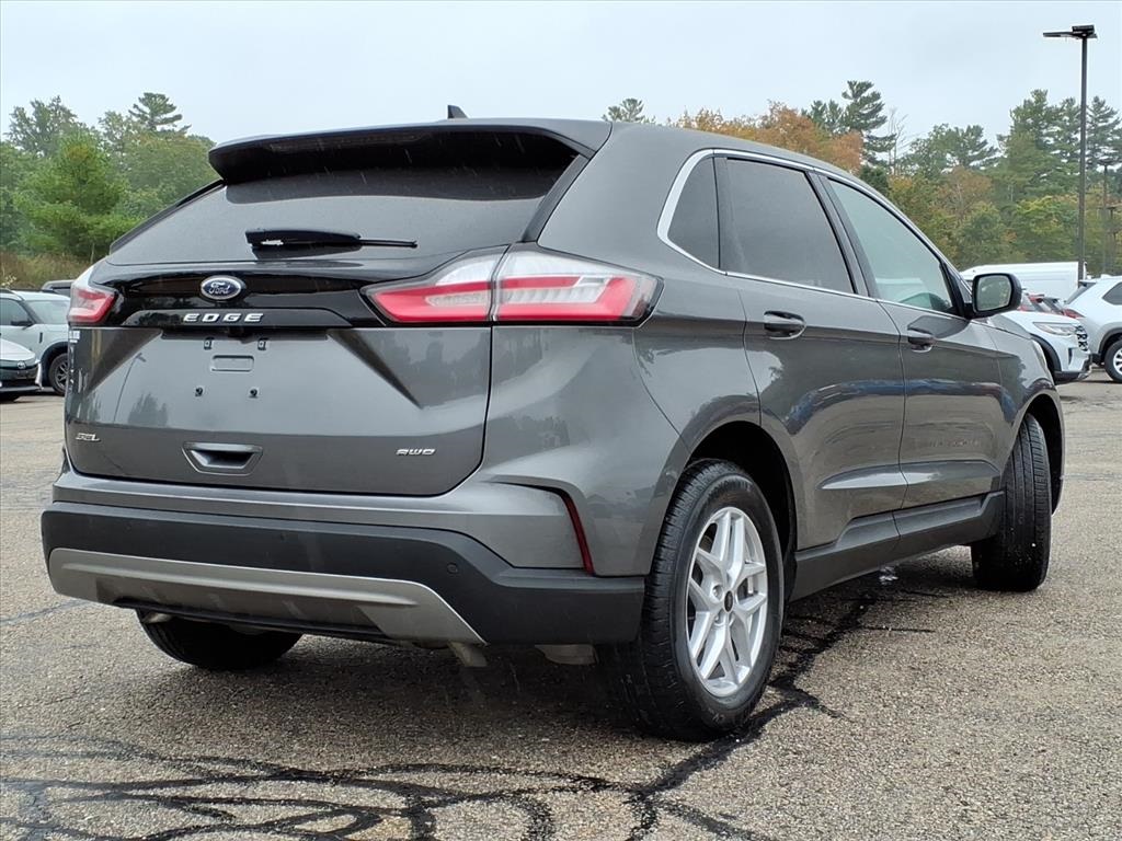 2024 Ford Edge SEL photo 3