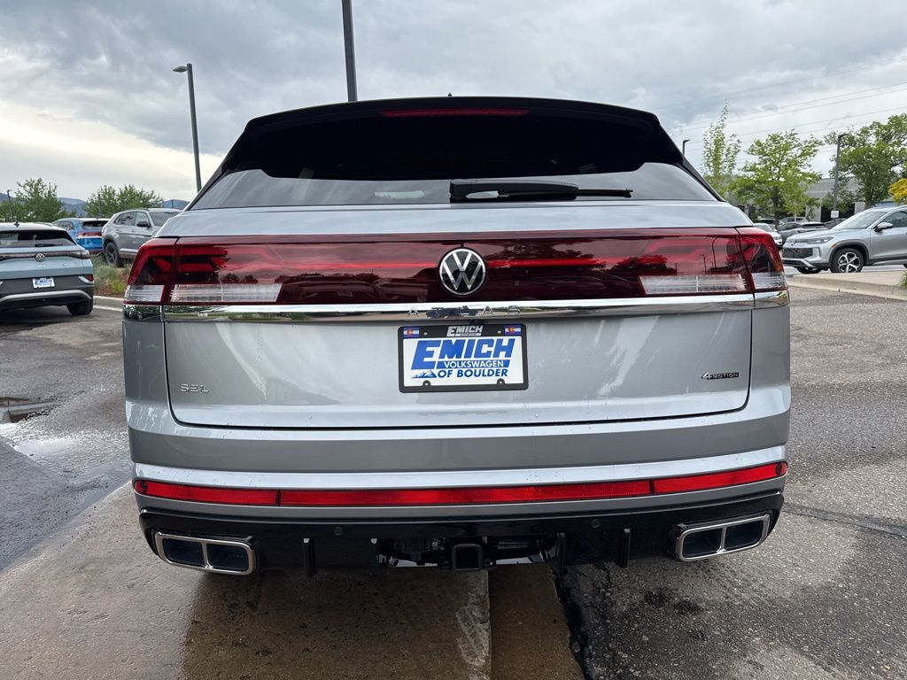2025 Volkswagen Atlas Cross Sport SEL Premium R-Line photo 2