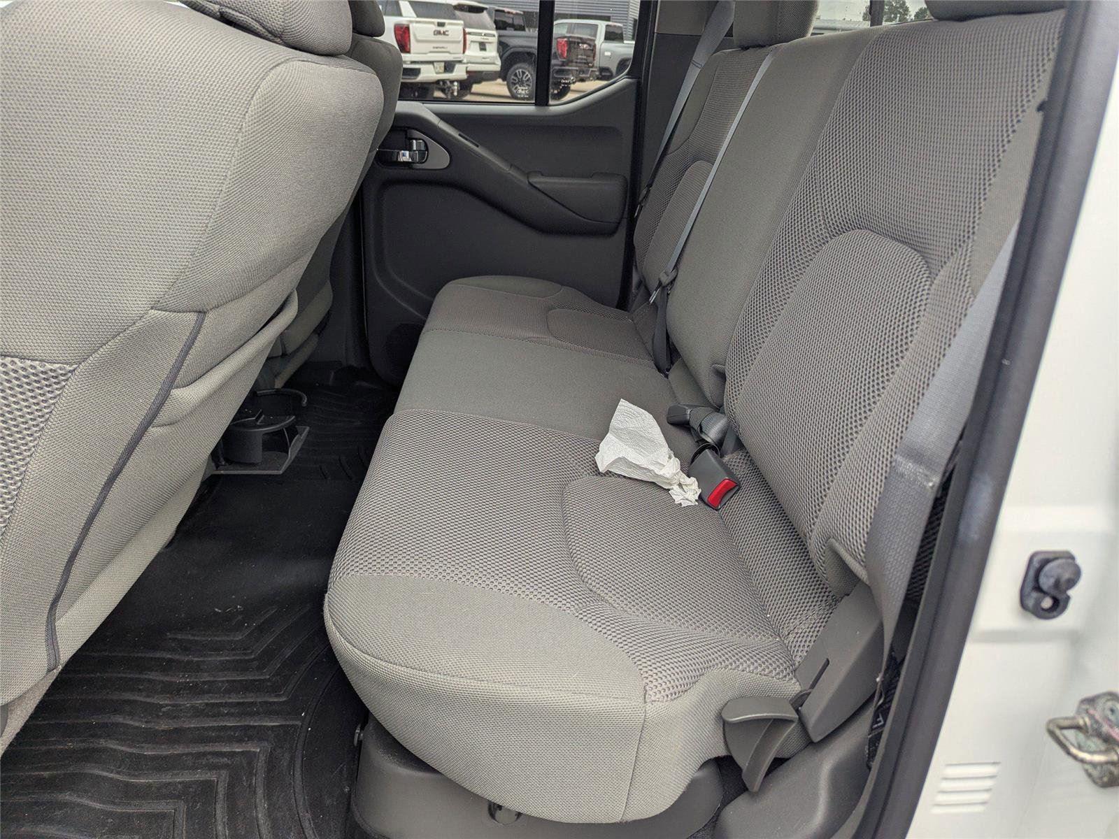 2020 Nissan Frontier SV photo 14
