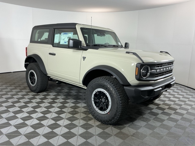 2025 Ford Bronco Base photo 3