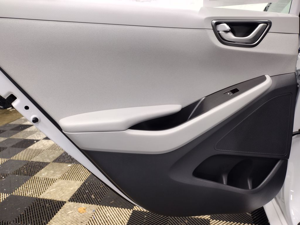 2020 Hyundai Ioniq Electric SE photo 30