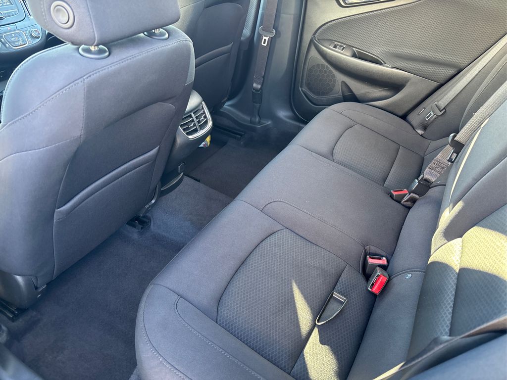 2017 Chevrolet Malibu 1LT photo 10
