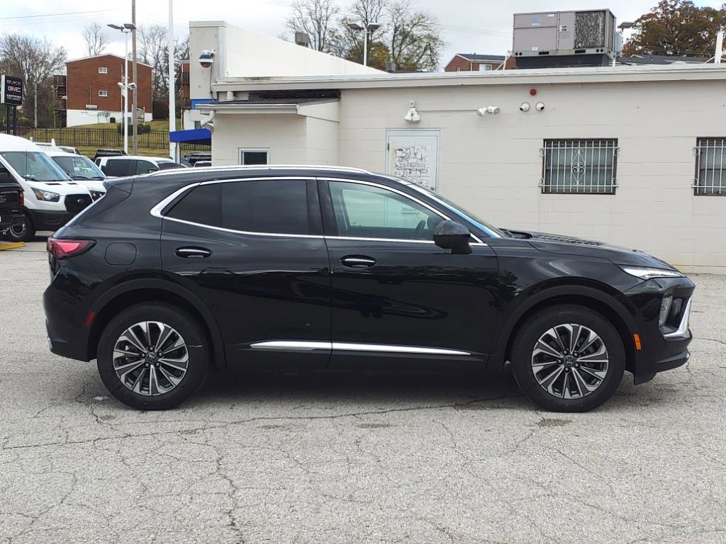 2025 Buick Envision Preferred photo 2