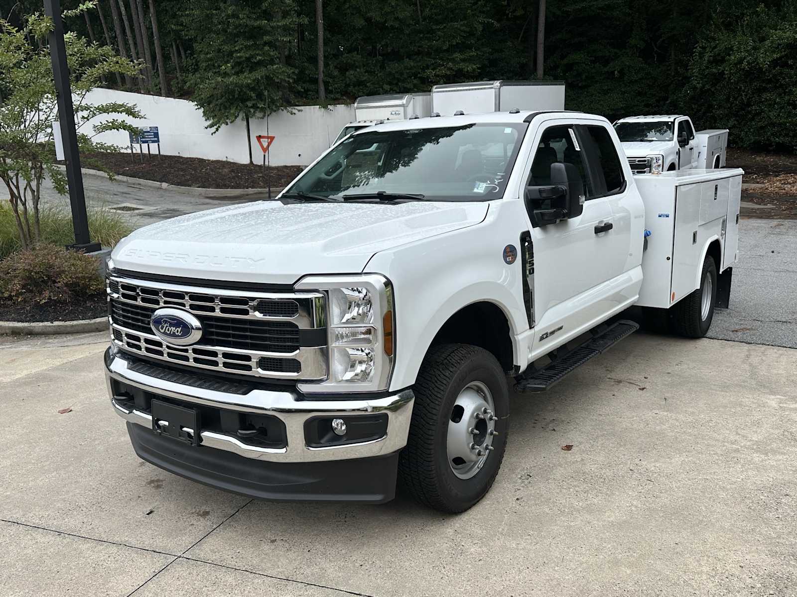 2025 Ford F-350 XL photo 3