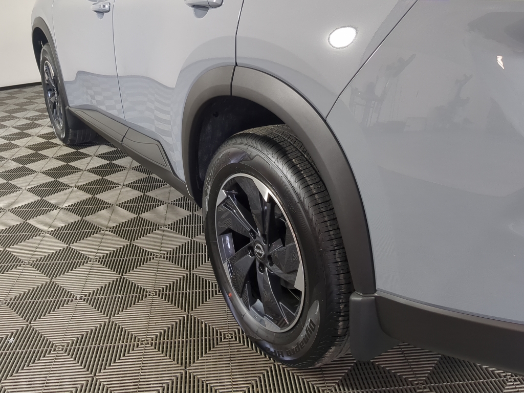 2026 Nissan Rogue SV photo 2