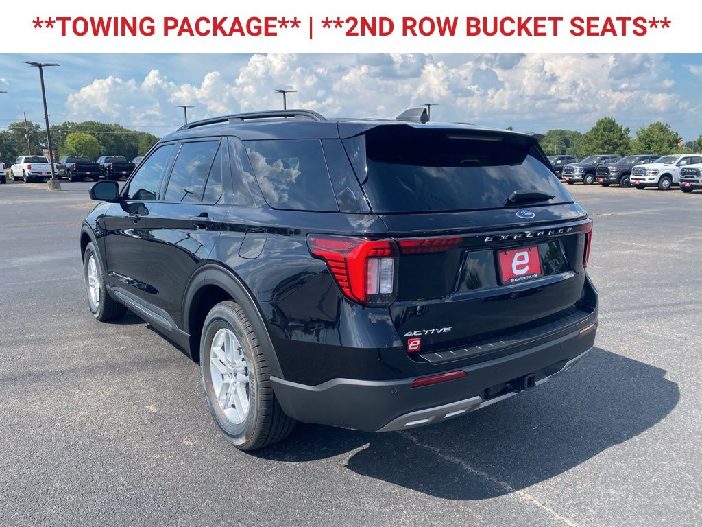 2025 Ford Explorer photo 5