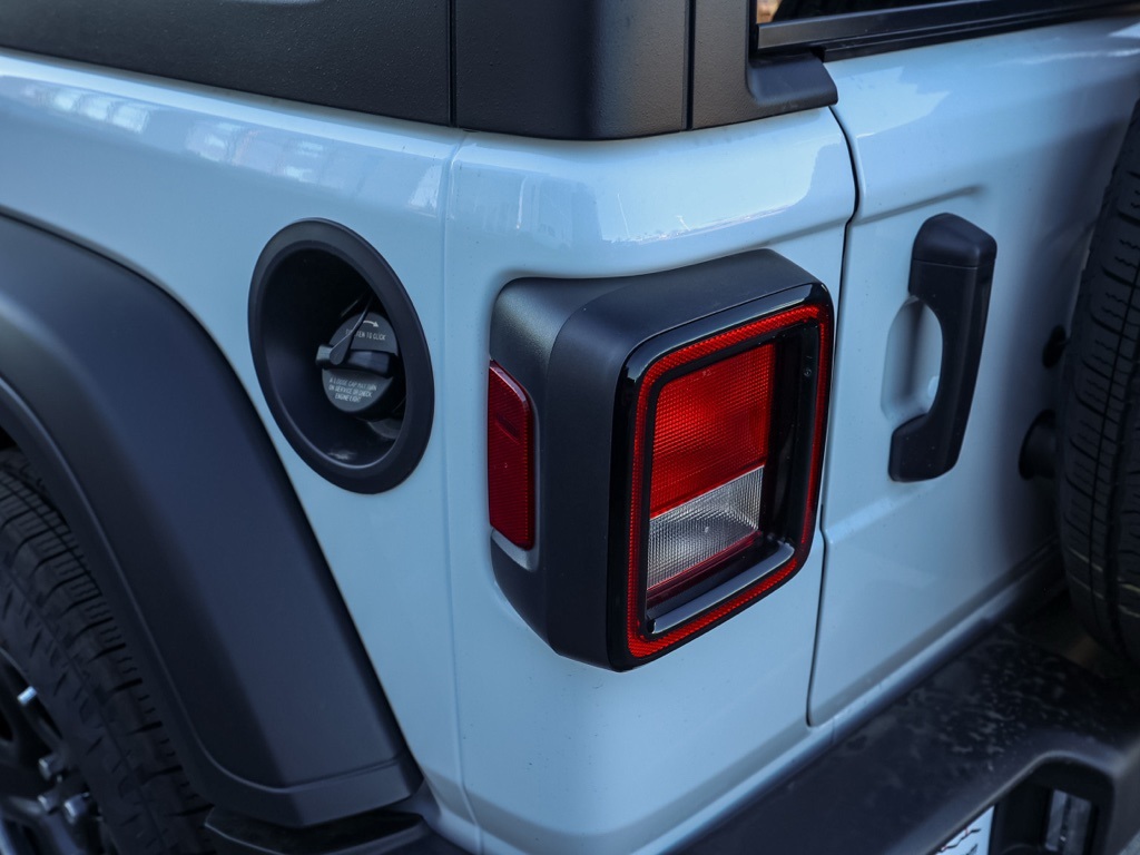 New 2026 Bright White Clear-Coat Exterior Paint Jeep Sport image 6