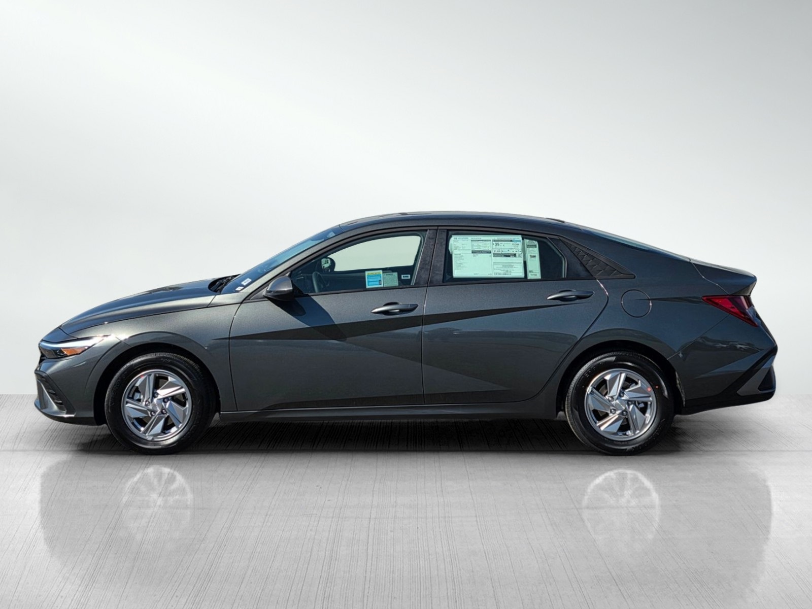 2026 Hyundai Elantra SE photo 4