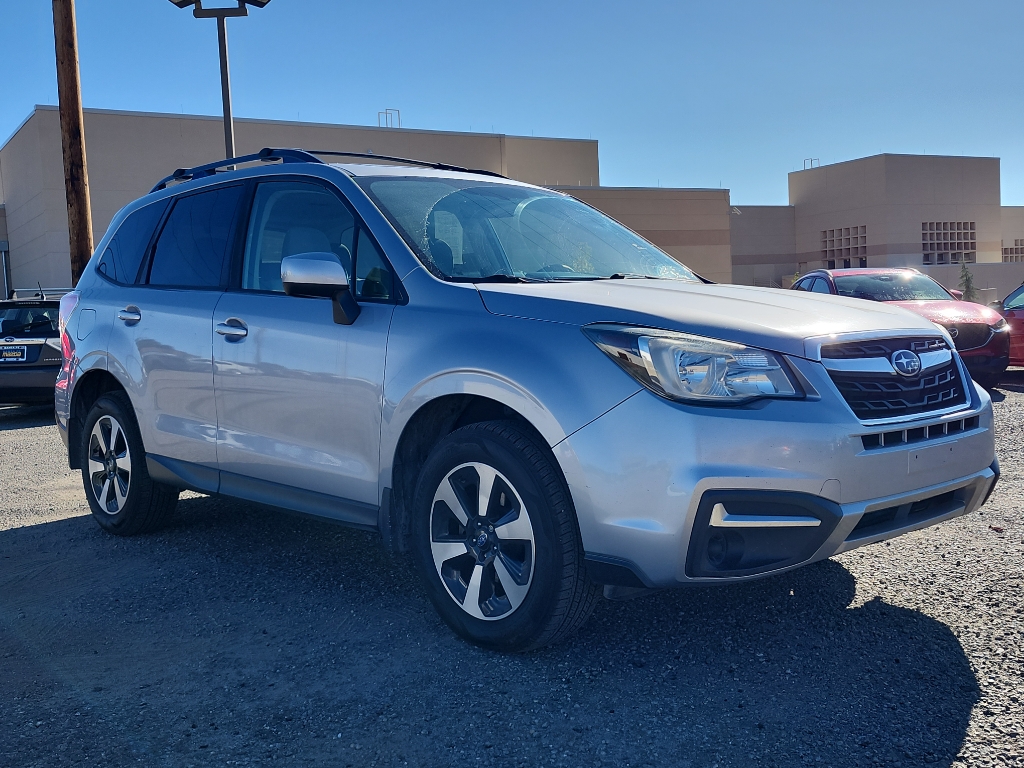 2017 Subaru Forester Premium photo 3