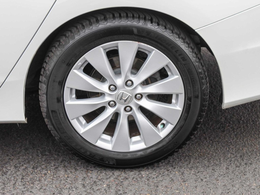 2015 Honda Accord EX-L photo 2