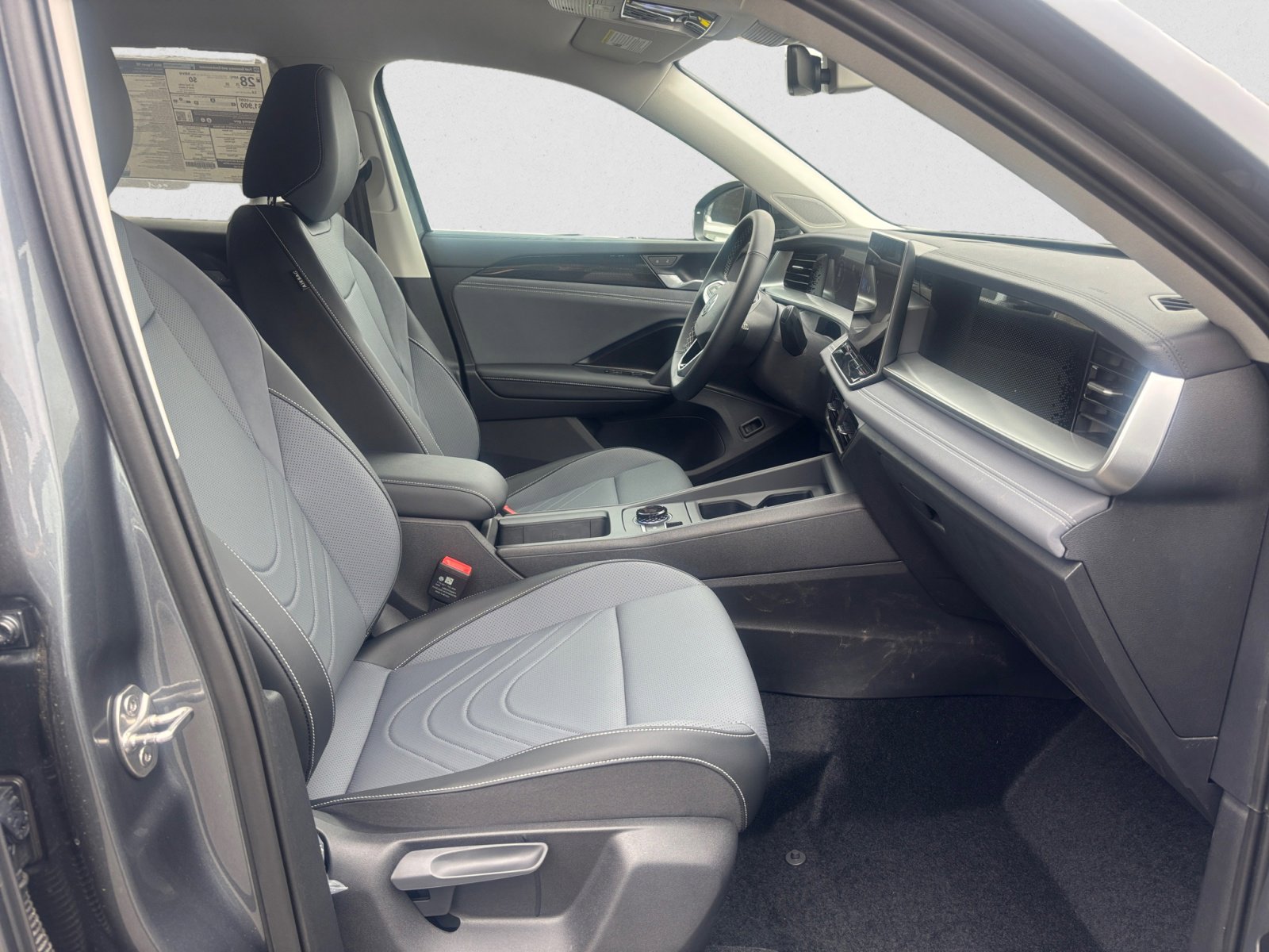 2025 Volkswagen Tiguan SE photo 15