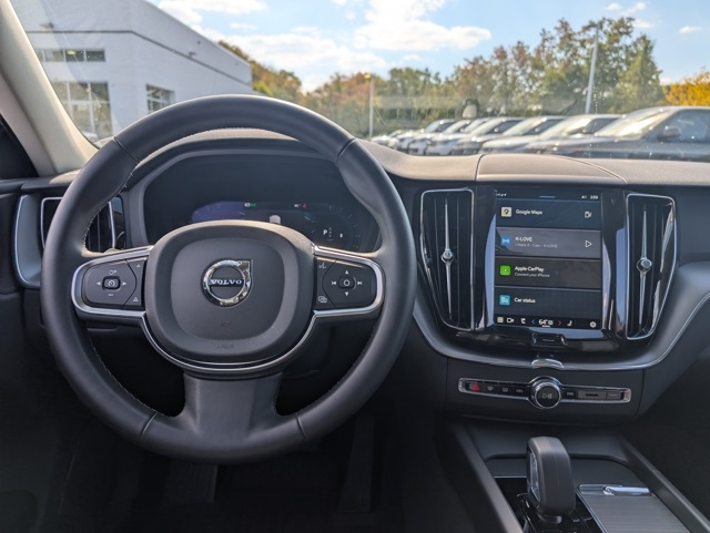 2025 Volvo XC60 B5 Core photo 16