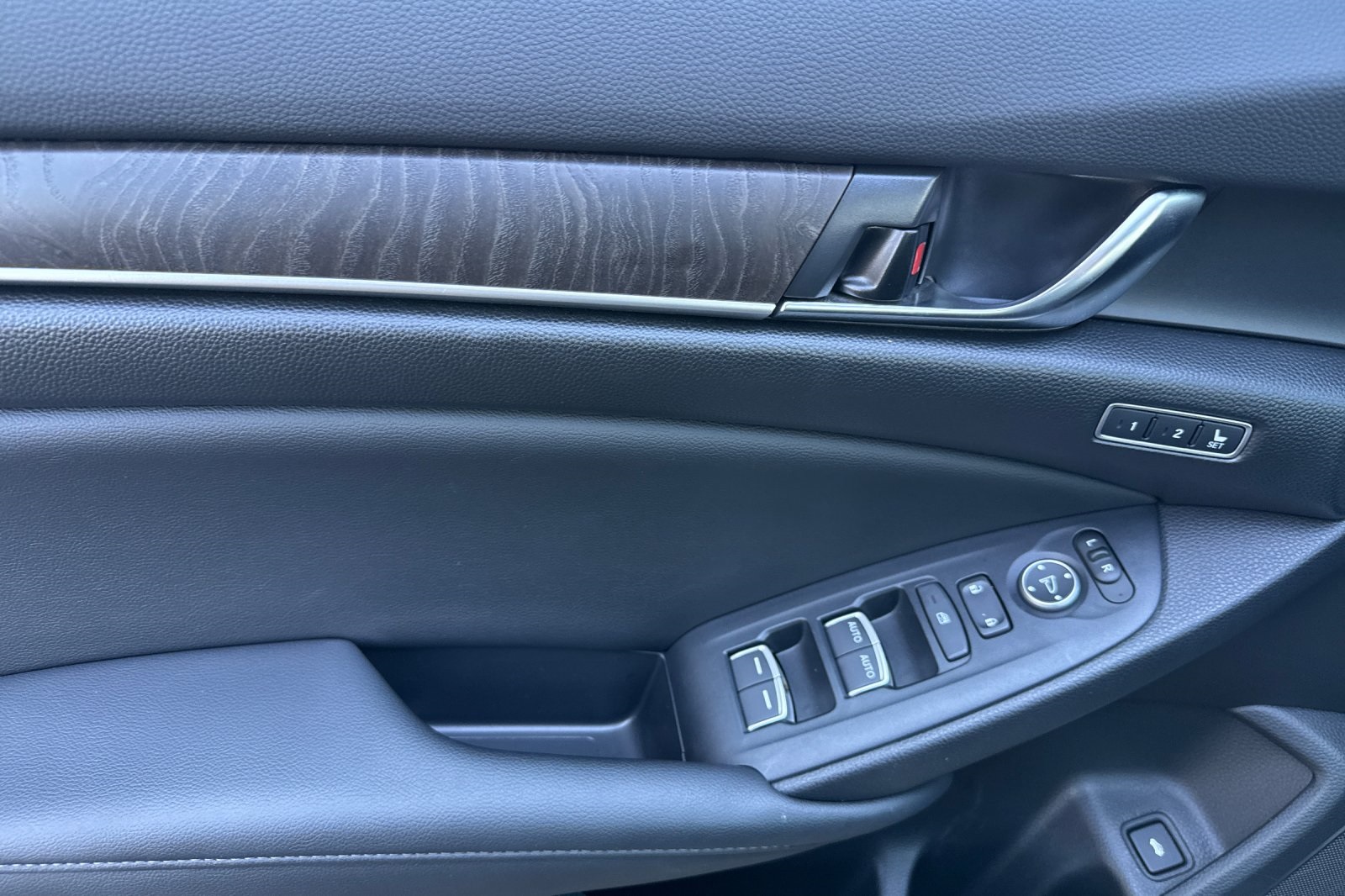 2022 Honda Accord Touring 2.0T photo 11