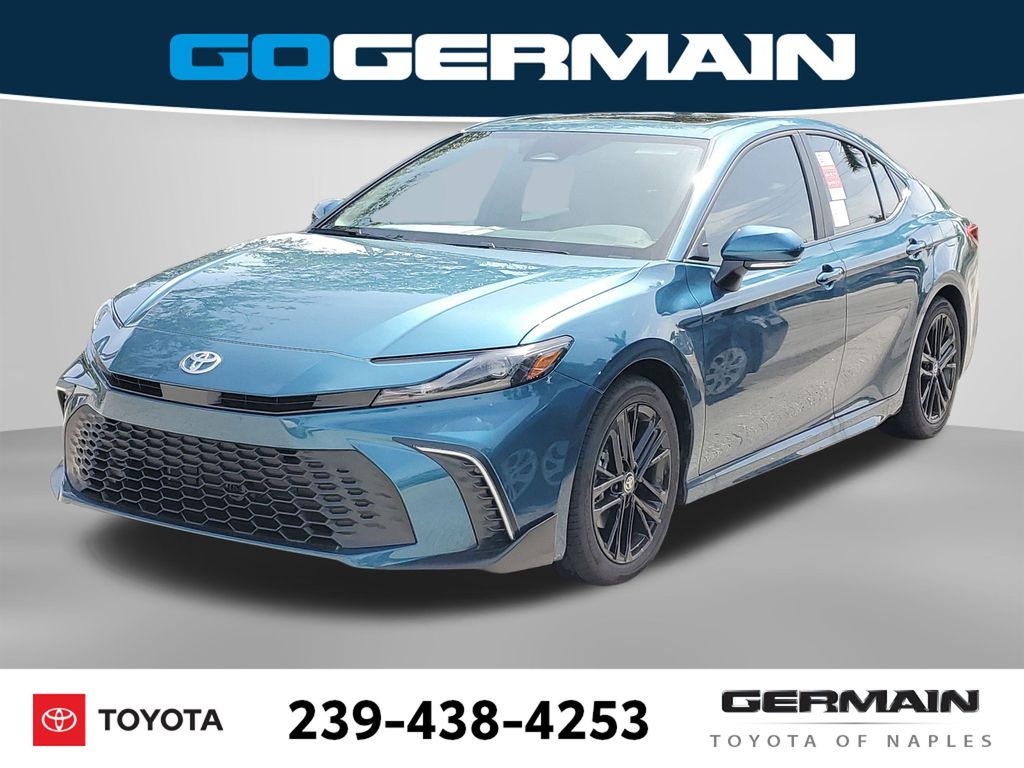 2025 Toyota Camry SE's photo