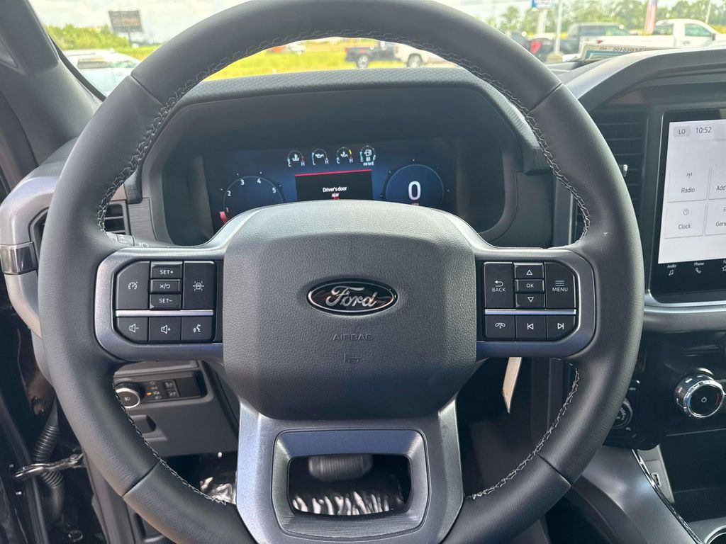 2025 Ford F-150 XLT photo 10