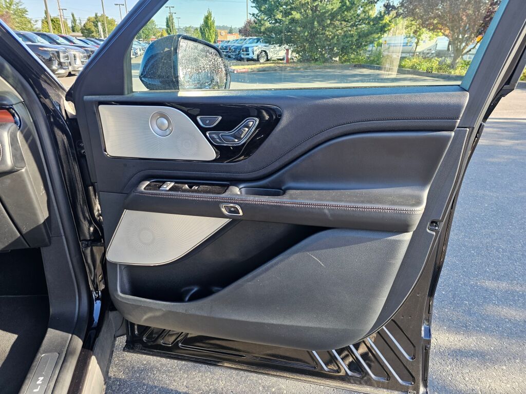 2020 Lincoln Aviator Grand Touring photo 11