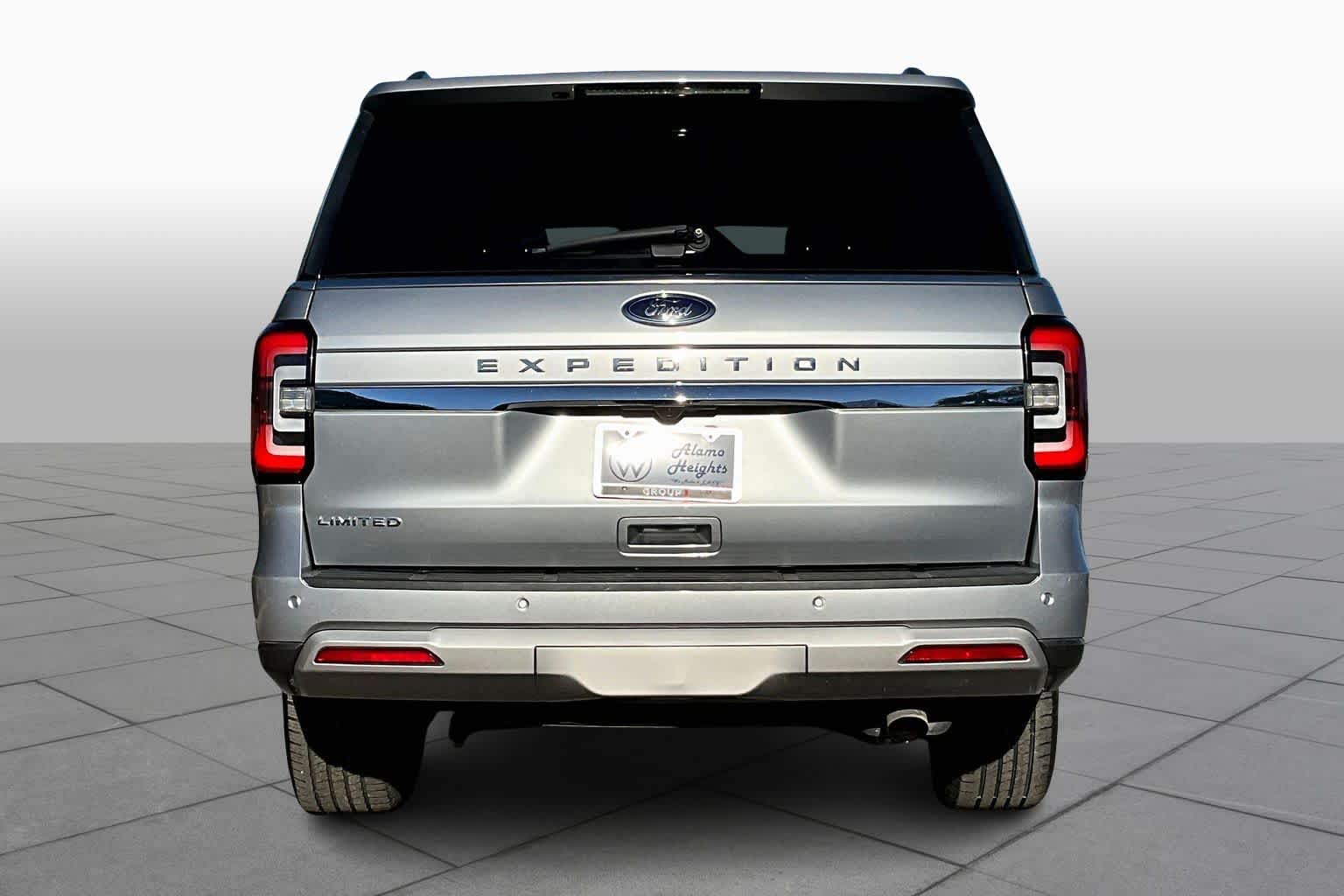 2022 Ford Expedition Limited photo 4