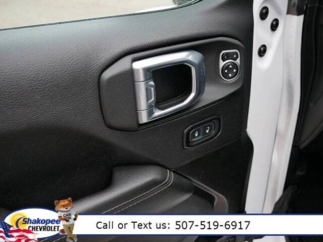 2023 Jeep Gladiator Overland photo 12