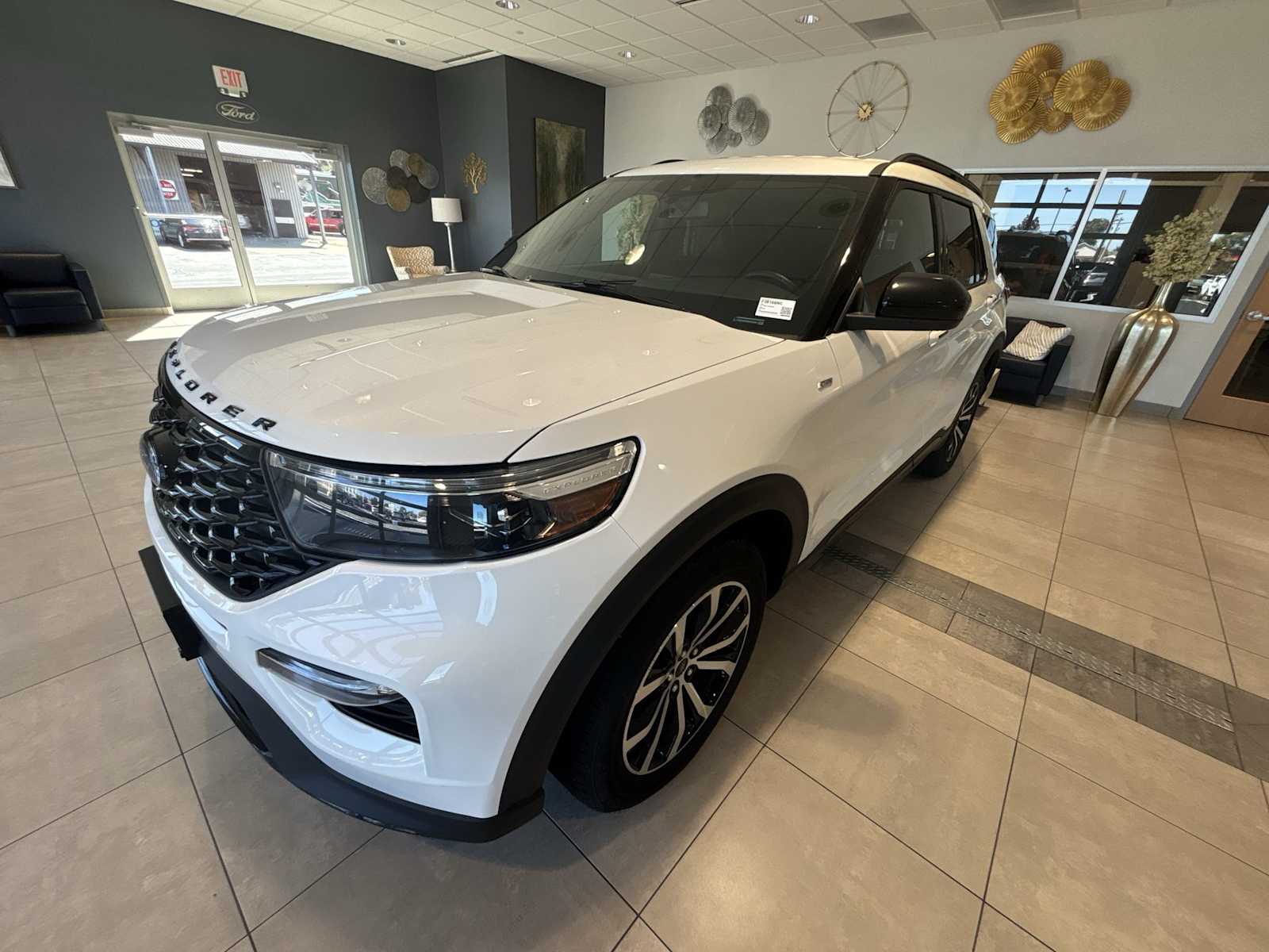2022 Ford Explorer ST-Line photo 7