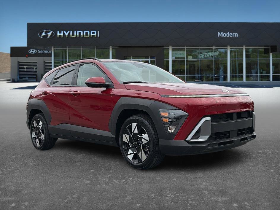 2025 Hyundai Kona SEL photo 2