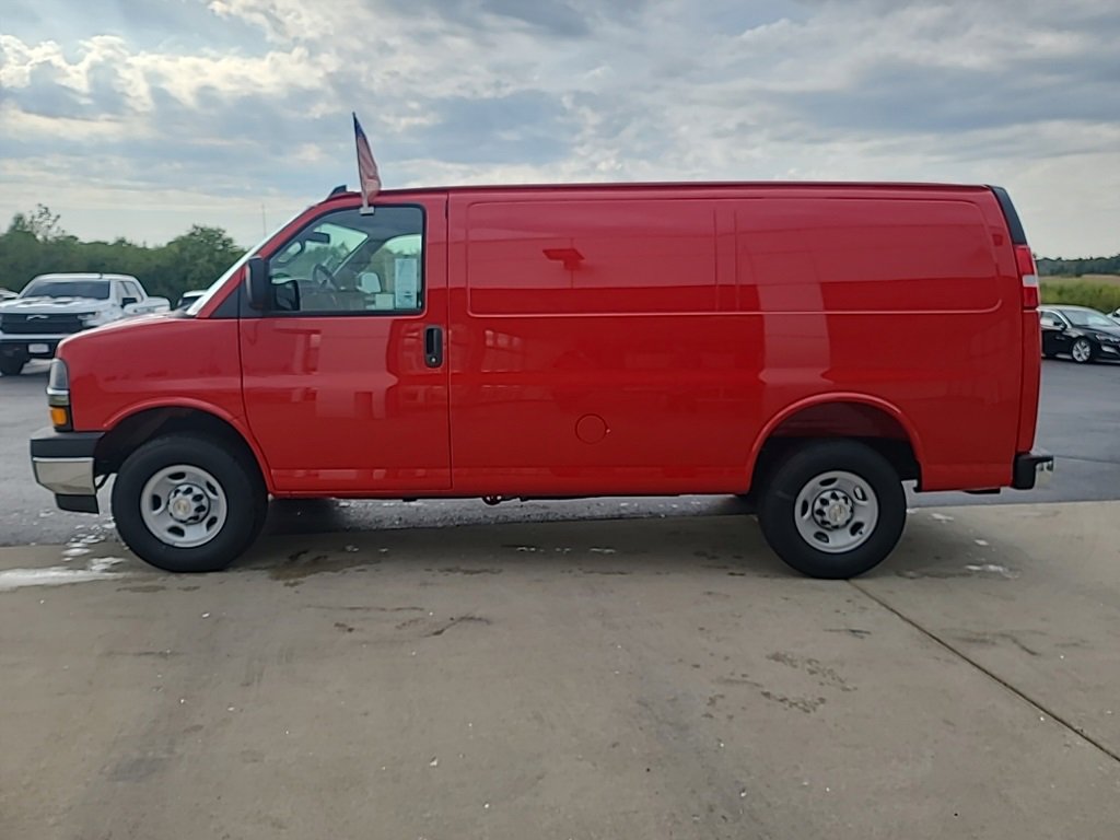 2025 Chevrolet Express Cargo 2500 photo 4