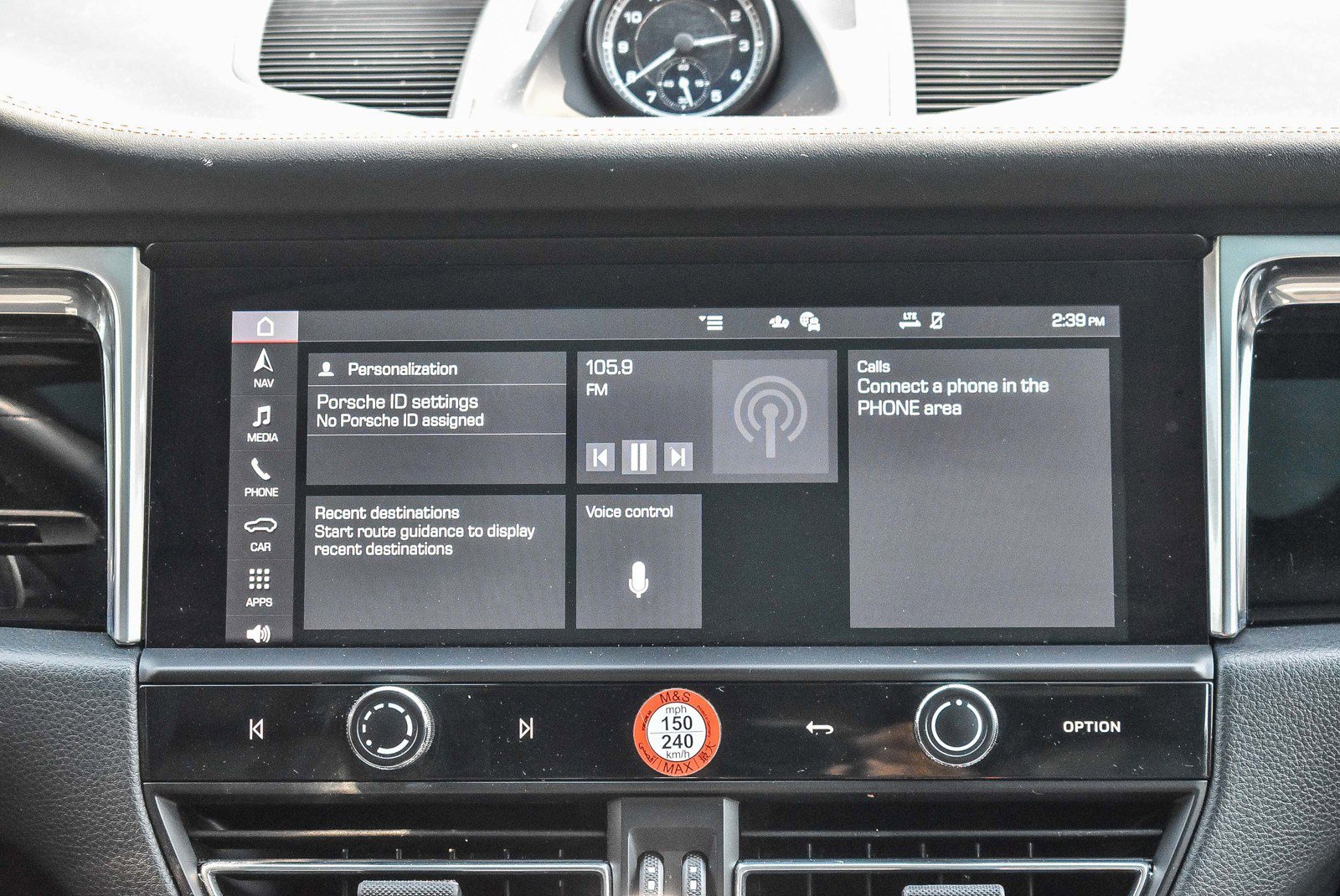 2022 Porsche Macan Base photo 12