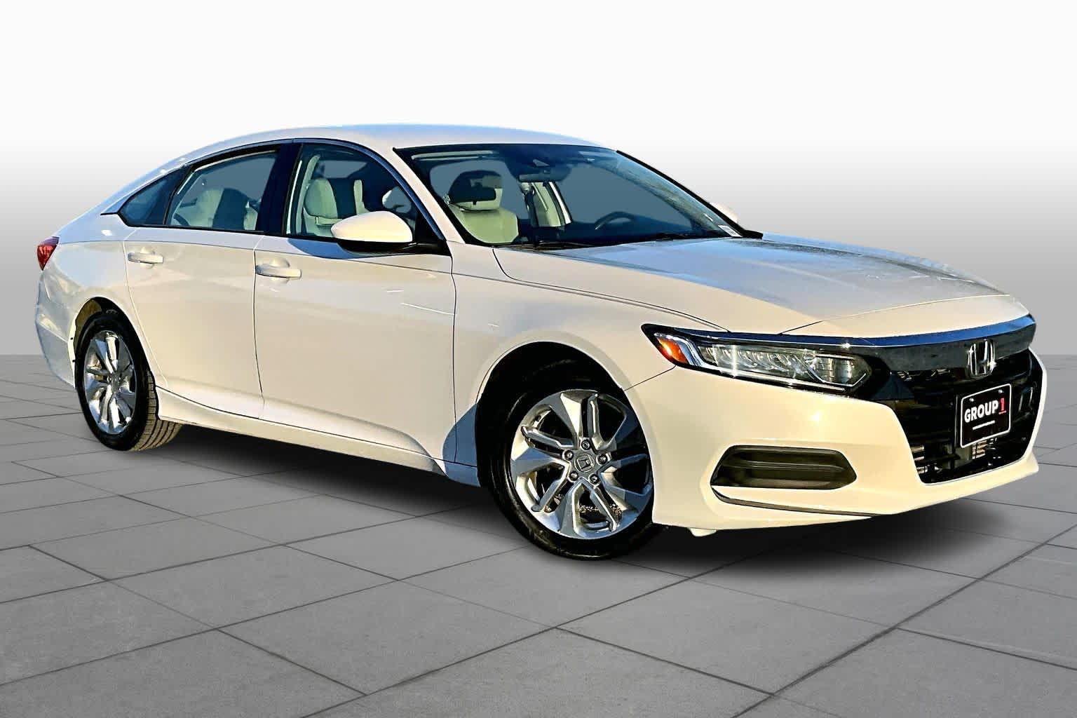 2018 Honda Accord LX 1.5T photo 2