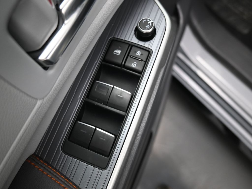 2024 Toyota Sienna XSE photo 11