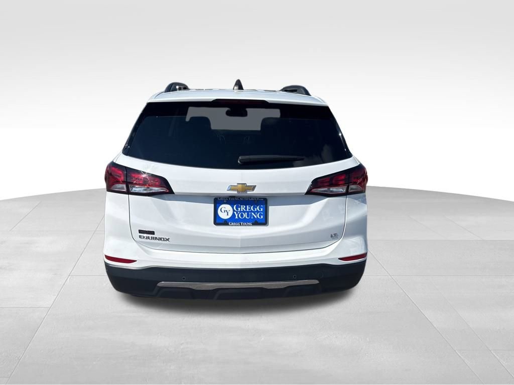 2022 Chevrolet Equinox LT photo 3