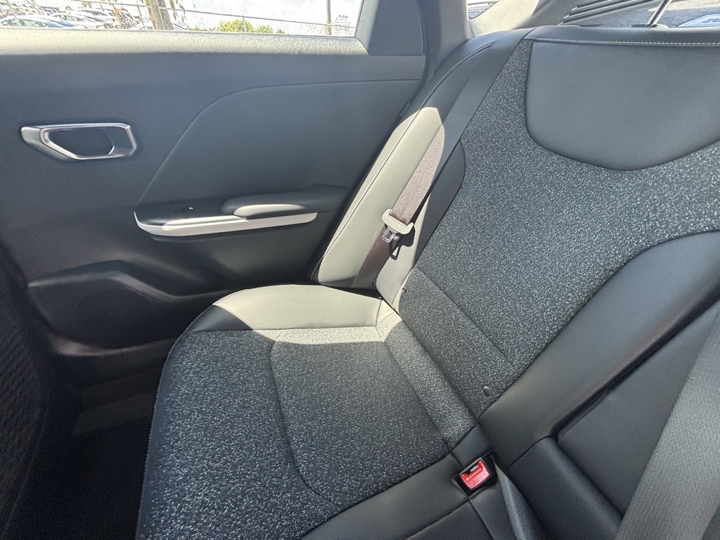 2025 Kia K4 GT-Line photo 17