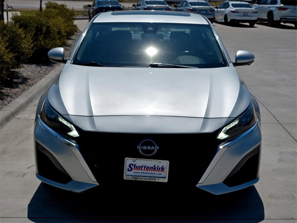 2023 Nissan Altima 2.5 SL photo 8