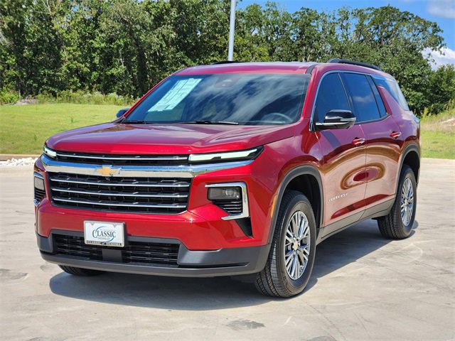 2026 Chevrolet Traverse photo 2